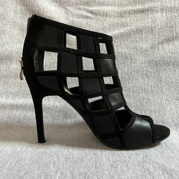 NYLA Juliet Black Back-Zip Peep-Toe Booties. Size 7 - Picture 5 of 12